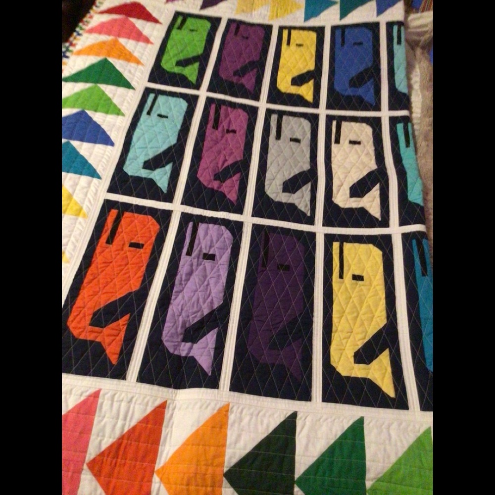 - Patch work throw/table cloth Whale resembling Vineyard vines - Picture 8 of 13
